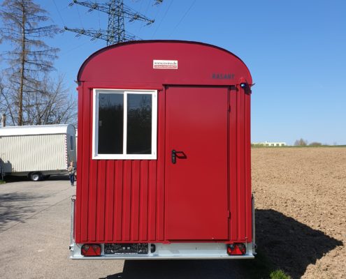 Bauwagen mit Heckfenster